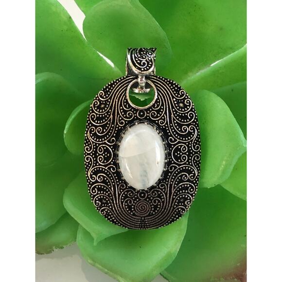 925 Sterling Rainbow Moonstone Pendant - Picture 2 of 5